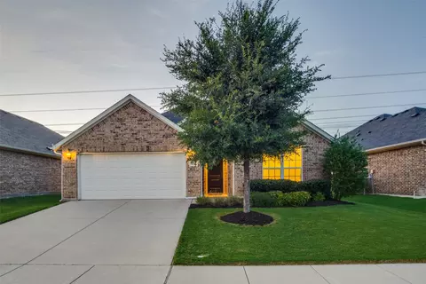 9732 Rio Frio Trl, Fort Worth, TX 76126