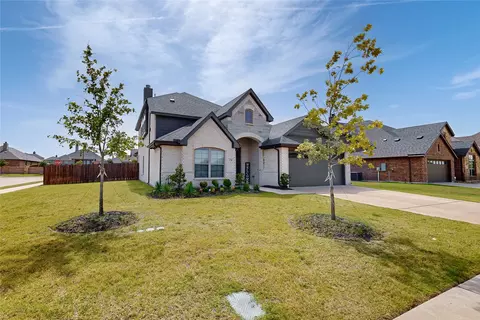 228 Lone Star Dr, Waxahachie, TX 75165