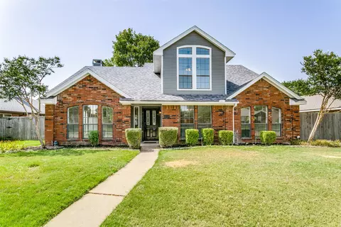 1038 Monarch Dr, Lewisville, TX 75067