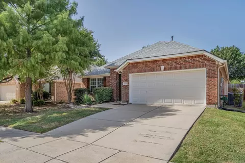 2113 Michelle Creek Dr, Little Elm, TX 75068