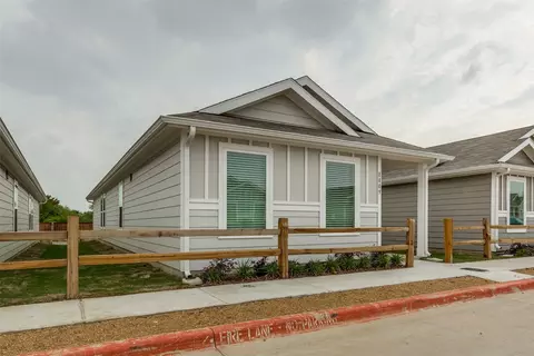 8809 Texas Risinger Dr, Fort Worth, TX 76123