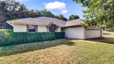 108 Creek View Ct, Weatherford, TX 76088