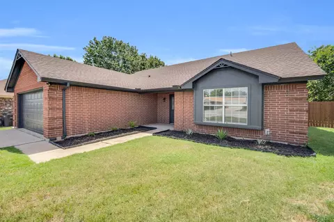 8141 Camelot Rd, Fort Worth, TX 76134