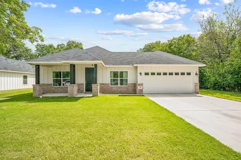 209 S Washington St, Cleburne, TX 76031