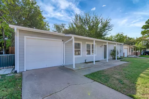 404 Arthur Dr, Hurst, TX 76053