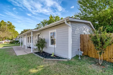 404 Arthur Dr, Hurst, TX 76053 photo 4