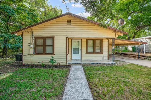 203 Vine St, Glen Rose, TX 76043