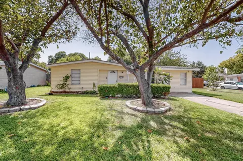 2001 Cumberland Dr, Garland, TX 75041