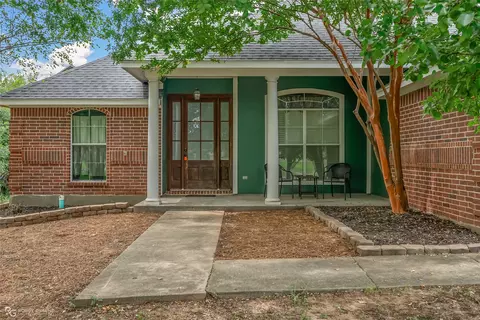 4202 Parkridge Dr, Benton, LA 71006