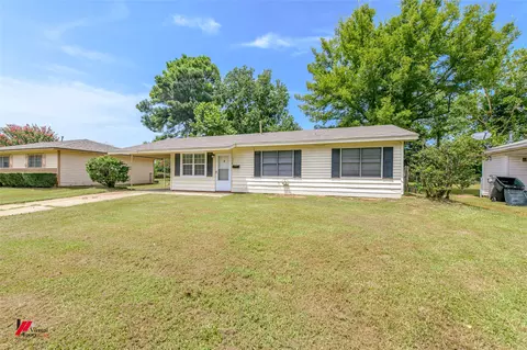 1305 Gladiolus St, Bossier City, LA 71112