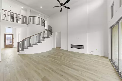 Living - 1550 Mcmaster Ln, Prosper, TX 75078 photo 4 of 5