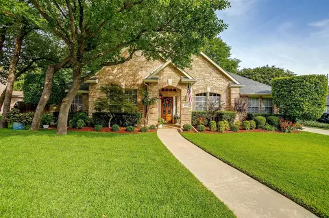 1004 Wildlife Ln, Crowley, TX 76036