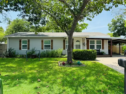 917 Hackamore St, White Settlement, TX 76108