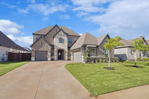 2818 Garrett Dr, Highland Village, TX 75077