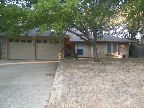 4607 Lone Oak Dr, Arlington, TX 76017