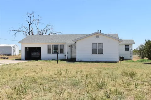 353 Wolf Rd, Windthorst, TX 76389