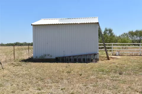 353 Wolf Rd, Windthorst, TX 76389 photo 20