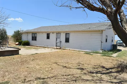 353 Wolf Rd, Windthorst, TX 76389 photo 4