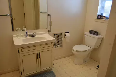 353 Wolf Rd, Windthorst, TX 76389 photo 17