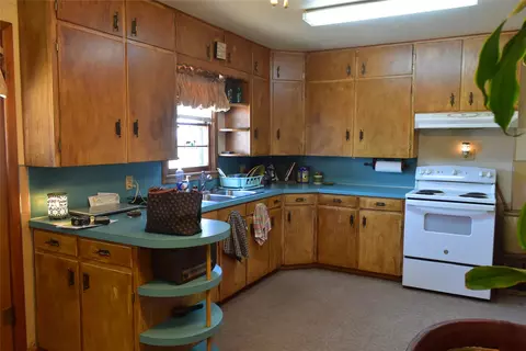 353 Wolf Rd, Windthorst, TX 76389 photo 7