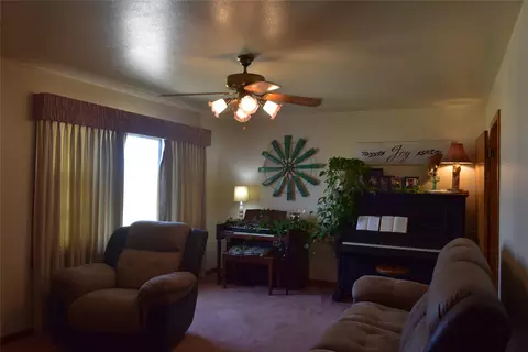 353 Wolf Rd, Windthorst, TX 76389 photo 9