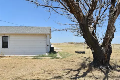 353 Wolf Rd, Windthorst, TX 76389 photo 30