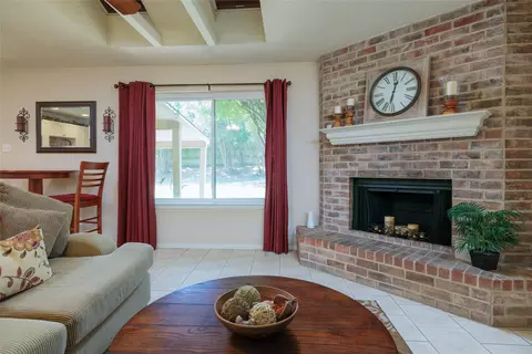 5708 Shady Hill Ln, Arlington, TX 76016