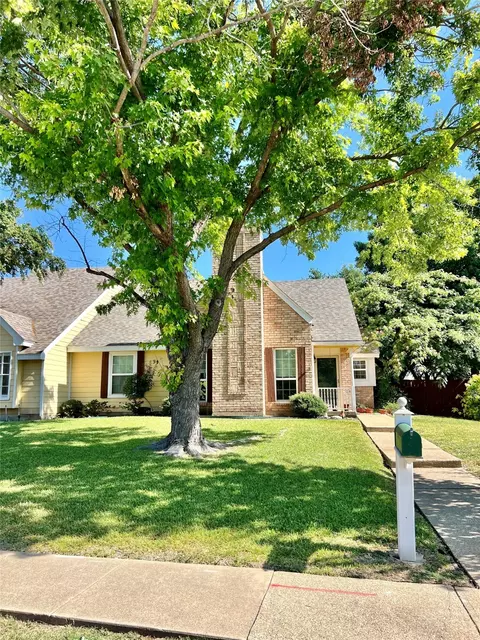 1431 Broadmoor Dr, Richardson, TX 75082