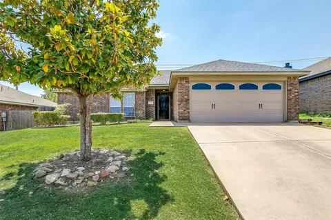 9305 Rhea Ct, White Settlement, TX 76108