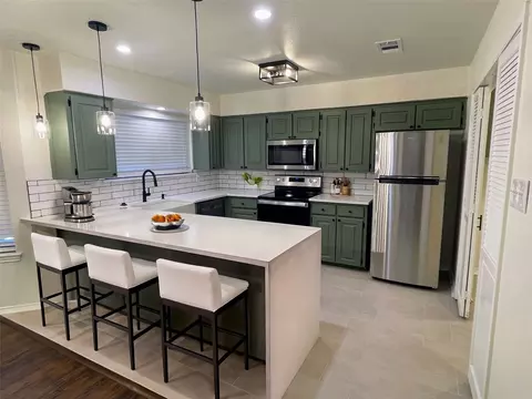 3520 Willowbrook Dr, Fort Worth, TX 76133