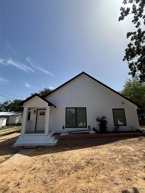 607 Elm St, Ranger, TX 76470
