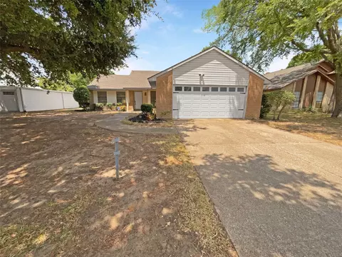 2328 Escalante Ave, Fort Worth, TX 76112