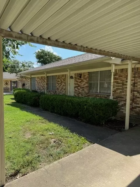 102 Apache Ct, Waxahachie, TX 75165
