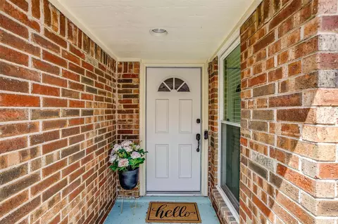 10706 Tall Oak Dr, Fort Worth, TX 76108