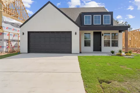 5701 Barkridge Dr, Granbury, TX 76048