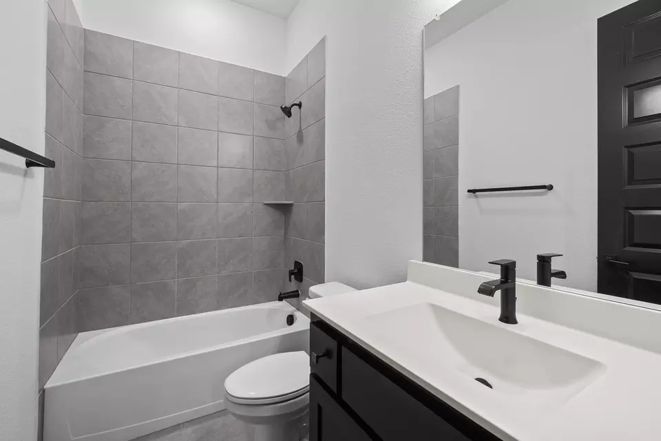 Bath - 1854 Cole Rd, Van Alstyne, TX 75495 photo 1 of 4