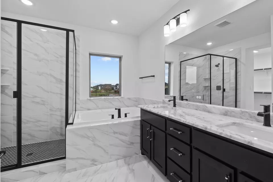 Bath - 1854 Cole Rd, Van Alstyne, TX 75495 photo 3 of 4
