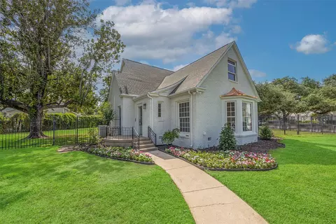 3600 Dorothy Ln, Fort Worth, TX 76107