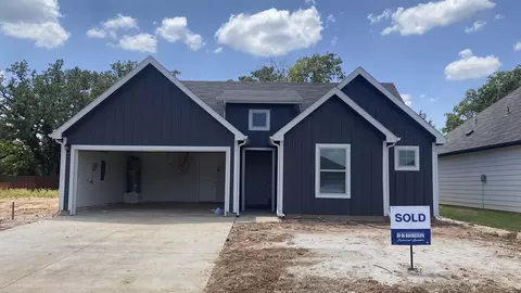 105 Natchez St, Canton, TX 75103