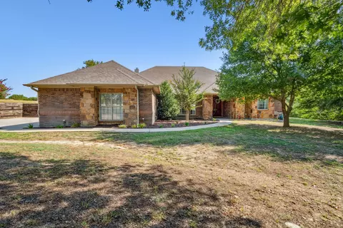 147 Rattling Antler Ct, Azle, TX 76020