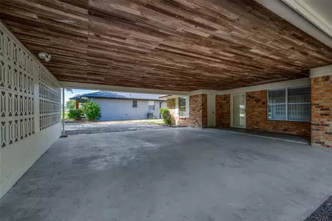 115 Kathryn Dr, Sanger, TX 76266