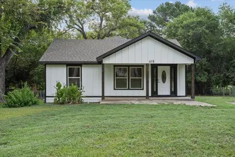 419 S Broadway St, Bells, TX 75414