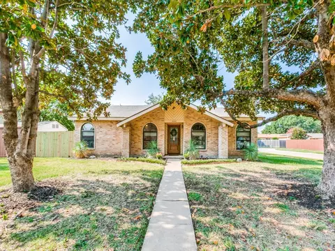 2600 Peppertree Pl, Plano, TX 75074