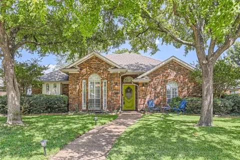 2608 Pickwick Ln, Plano, TX 75093