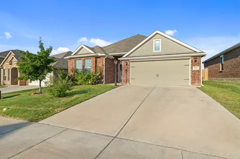 329 Blue Buffalo St, Fort Worth, TX 76120