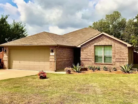 500 Caddell St, Aubrey, TX 76227