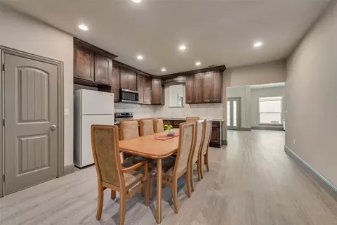 2427 Frank Henderson Jr Dr, Dallas, TX 75216