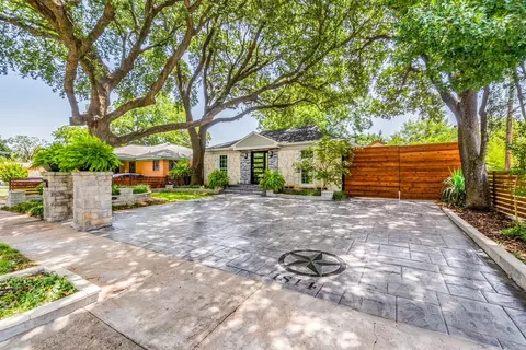 1814 Huntingdon Ave, Dallas, TX 75203