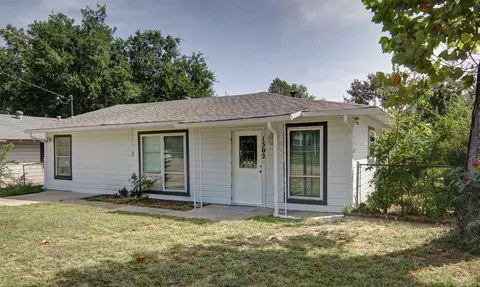 1302 Joslin St, Cleburne, TX 76033