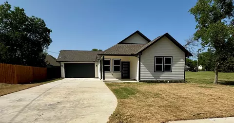 3708 Pickett St, Greenville, TX 75401